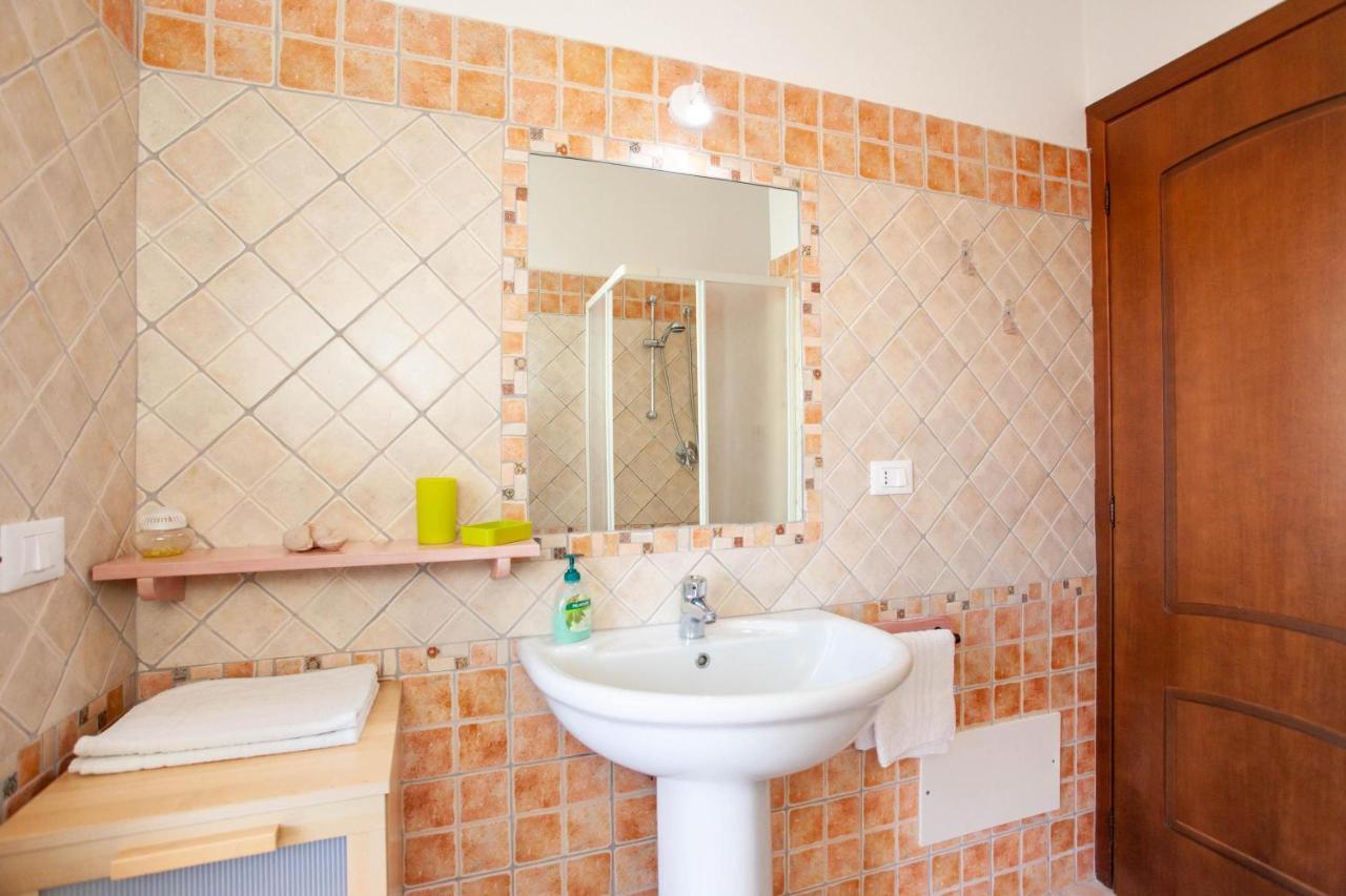 Casa Antonella Apartment โอโรเซย ภายนอก รูปภาพ